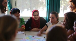 Intégration des migrants : les cours de langue plus bénéfiques que les tests